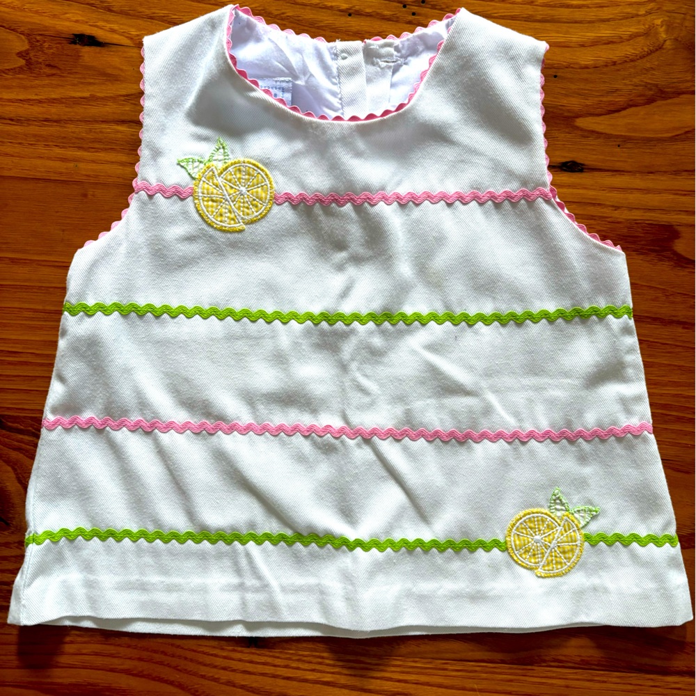 Beautiful Little English sleeveless top, good used condition